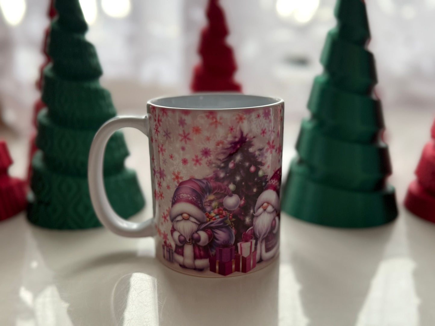 Christmas Gnome Mug – Festive Gnomes & Tree Holiday Ceramic Cup (350ml)